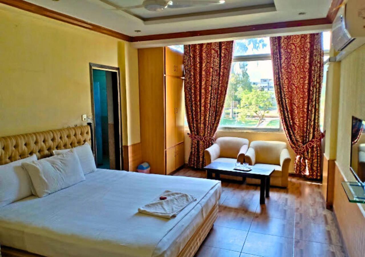 New Islamabad Hotel Exterior photo